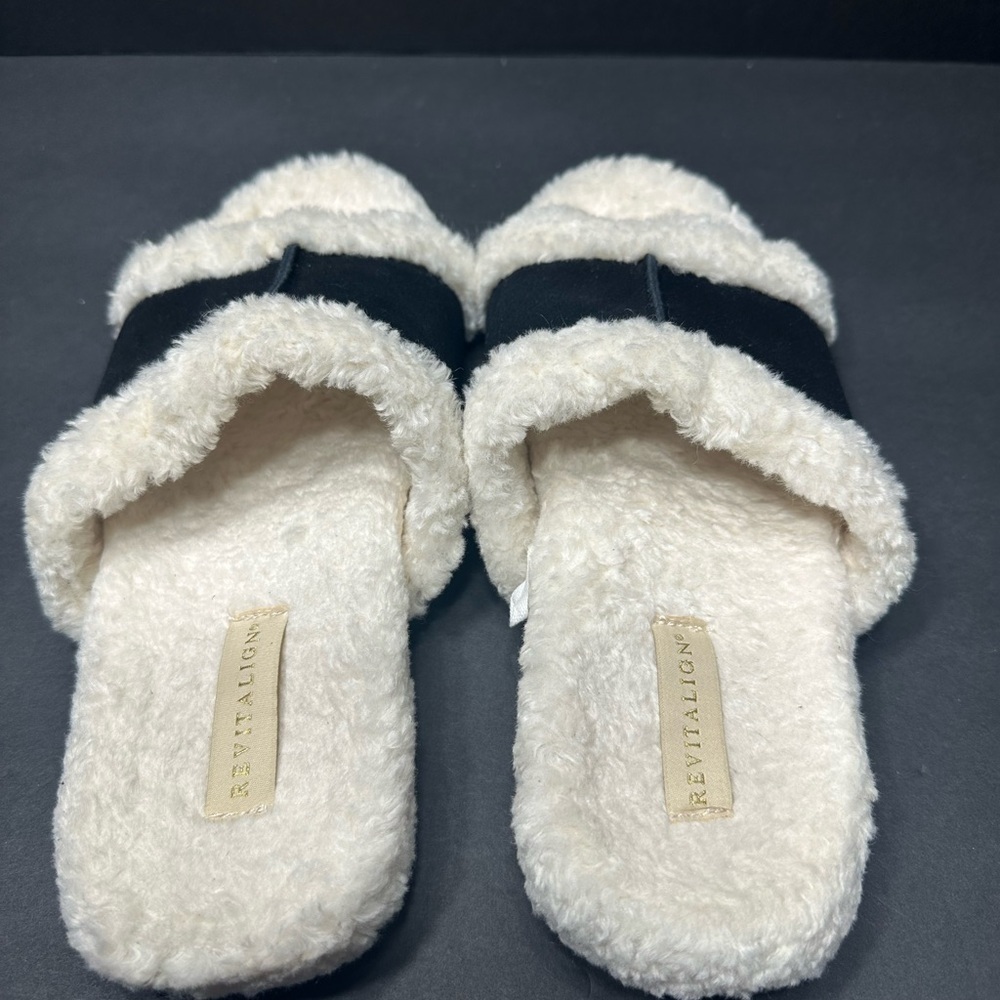 REVITALIGN Black and White Plush Slide Slippers size 12 brand new with out box - Picture 4 of 8